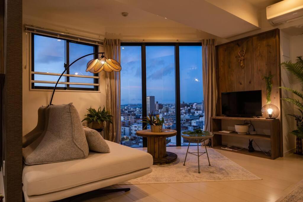 Апартаменти The Penthouse Ginowan Urasoe Екстер'єр фото